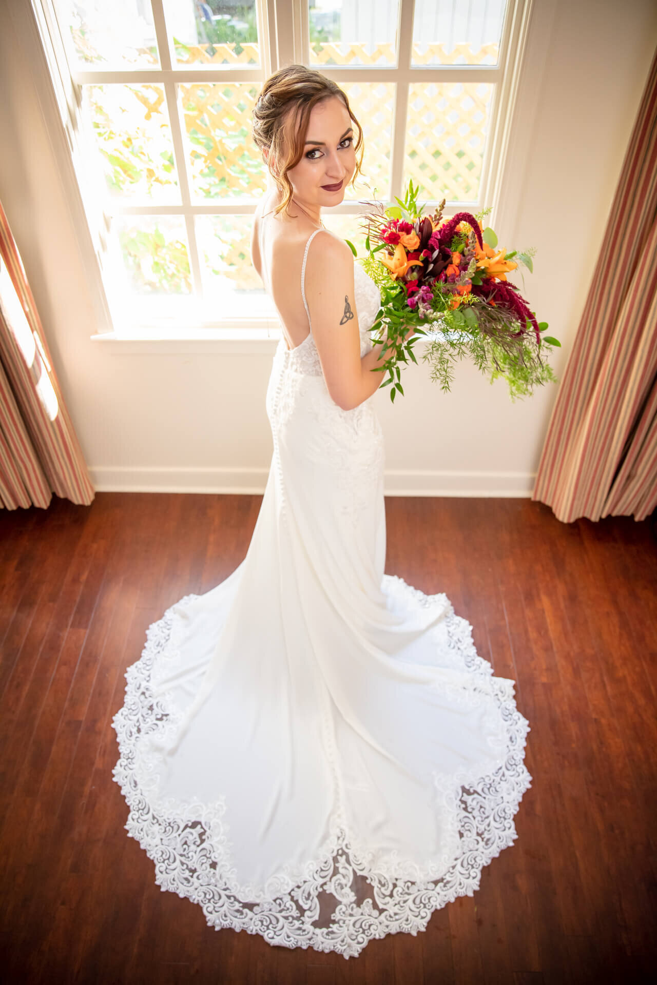 Finger-Lakes-Wedding-Photographer-Ithaca-La Tourelle-Dip-Bride-Floral-Bouquet