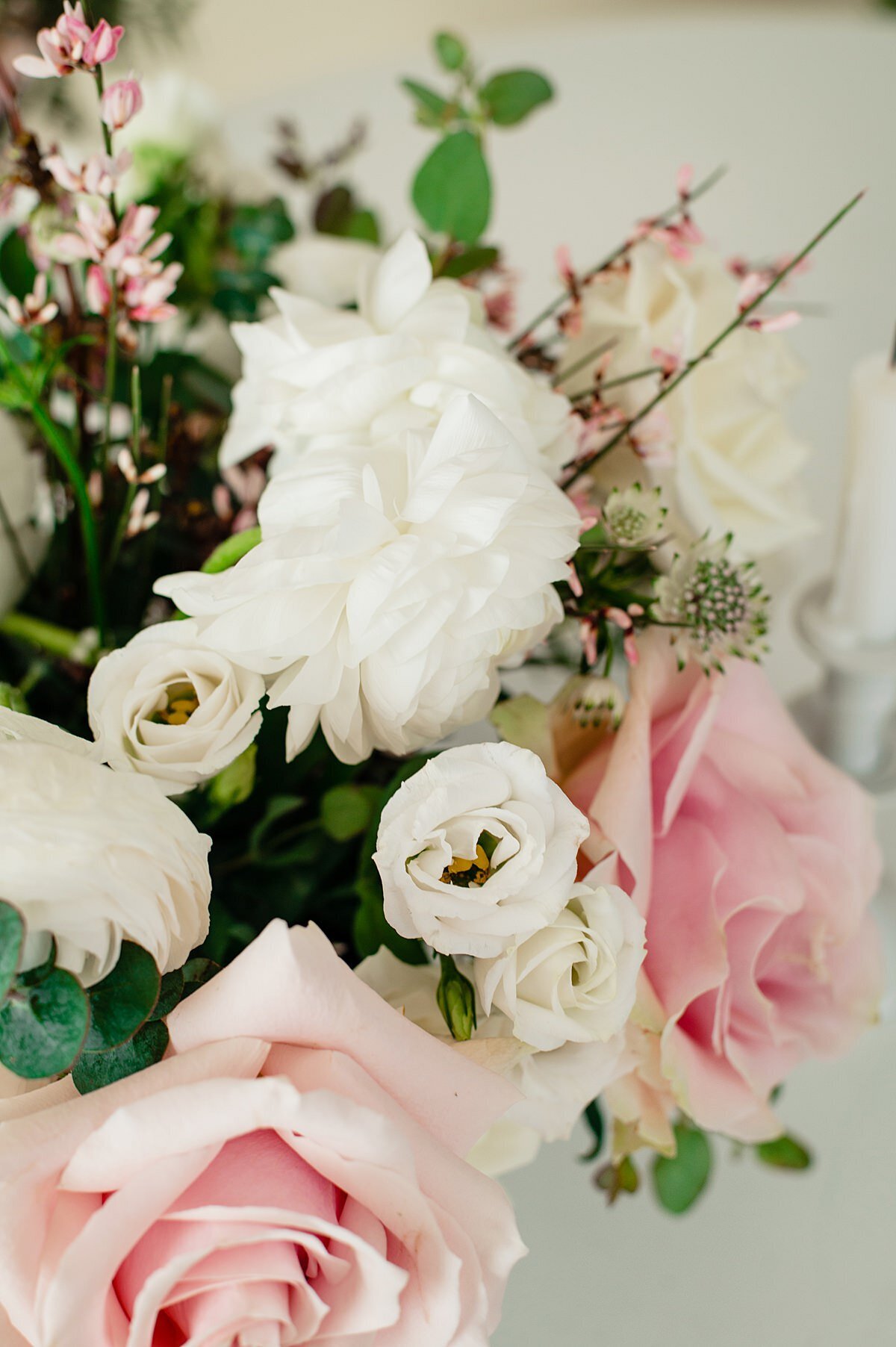 Centerpiece with pink and white roses