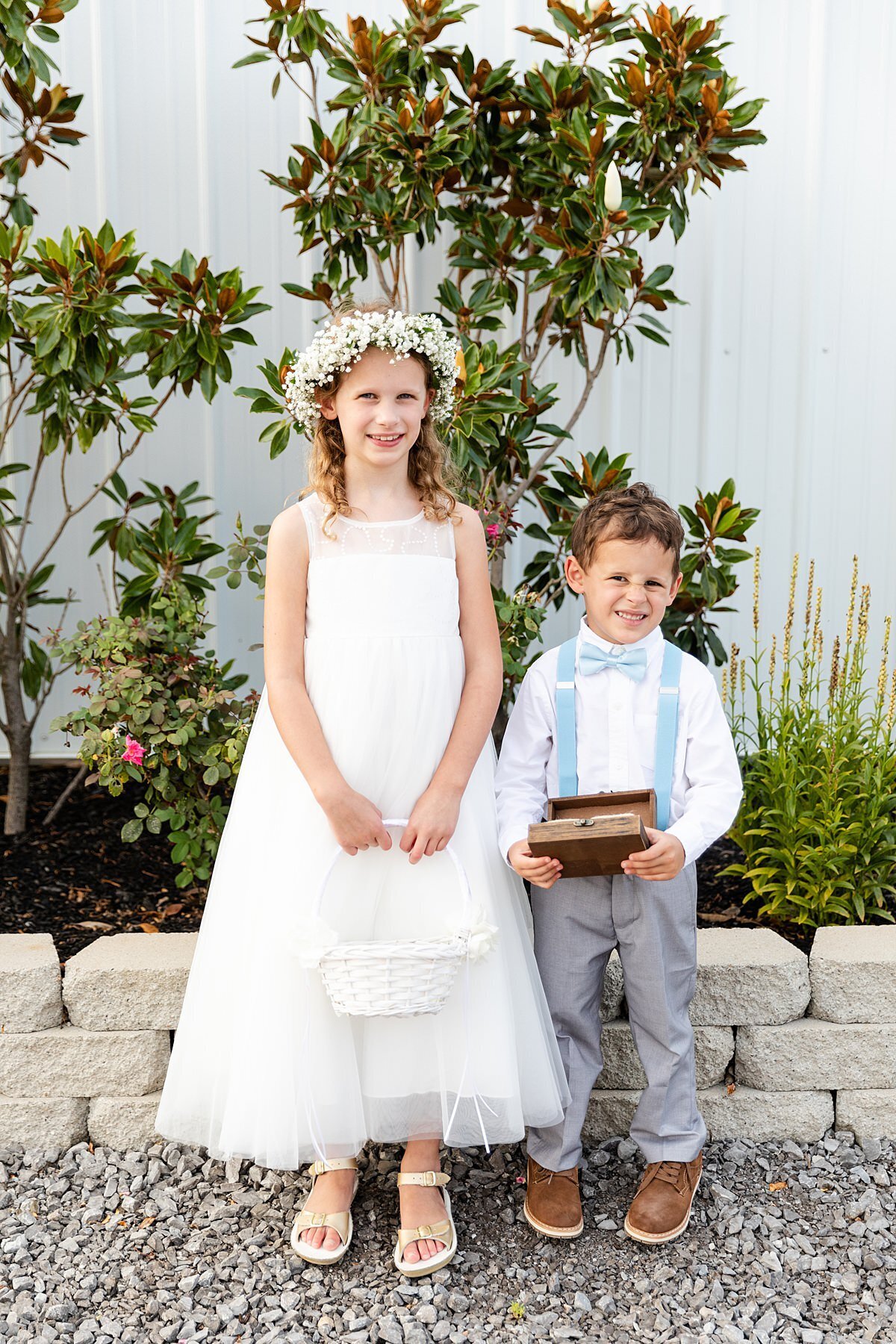 Flowergirl with crown and ring bearer