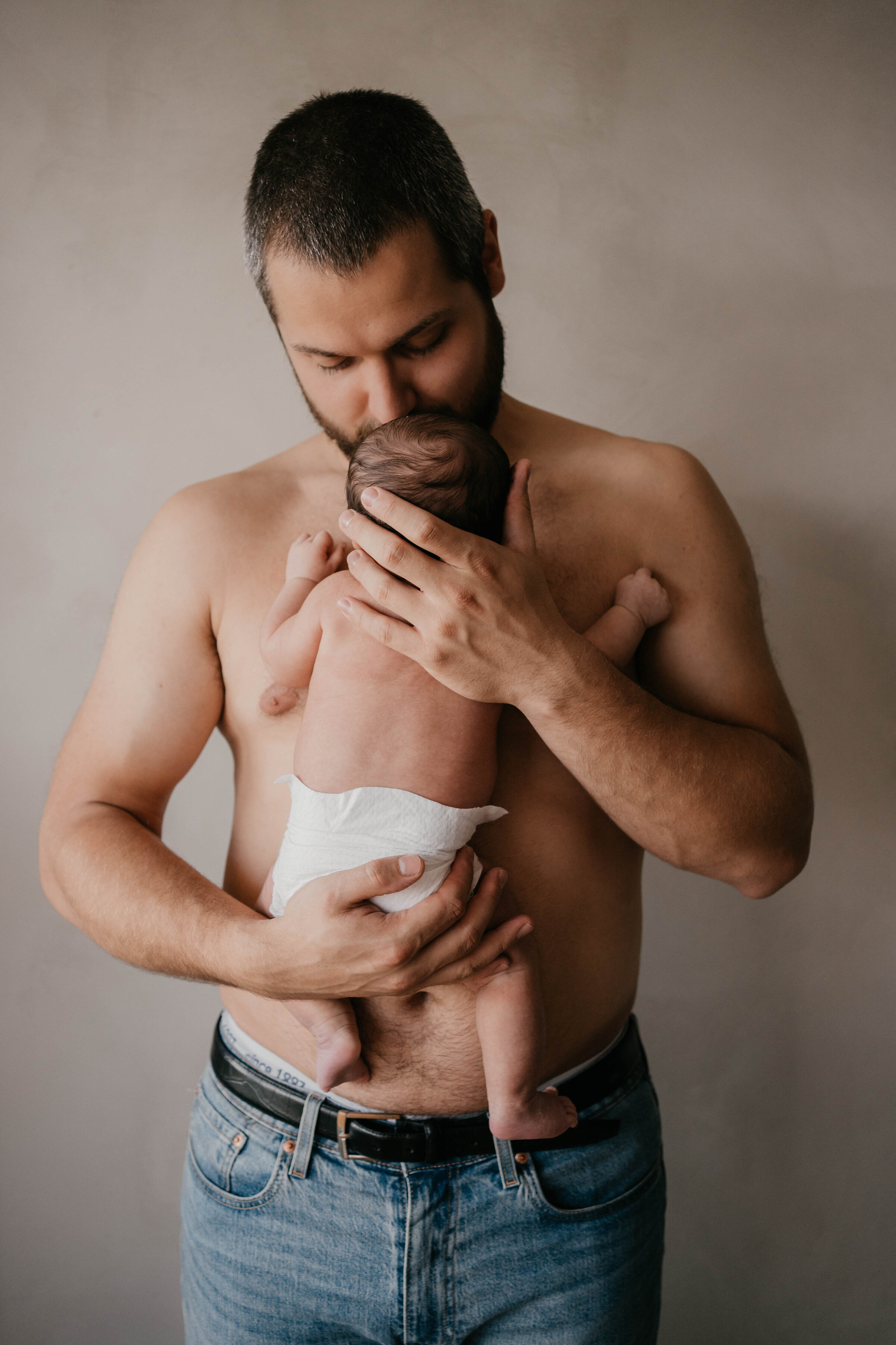Newbornshoot door Leukfotografie in Amsterdam, Zaandam, Landsmeer, Oostzaan en Purmerend – zachte, liefdevolle babyfoto’s-58