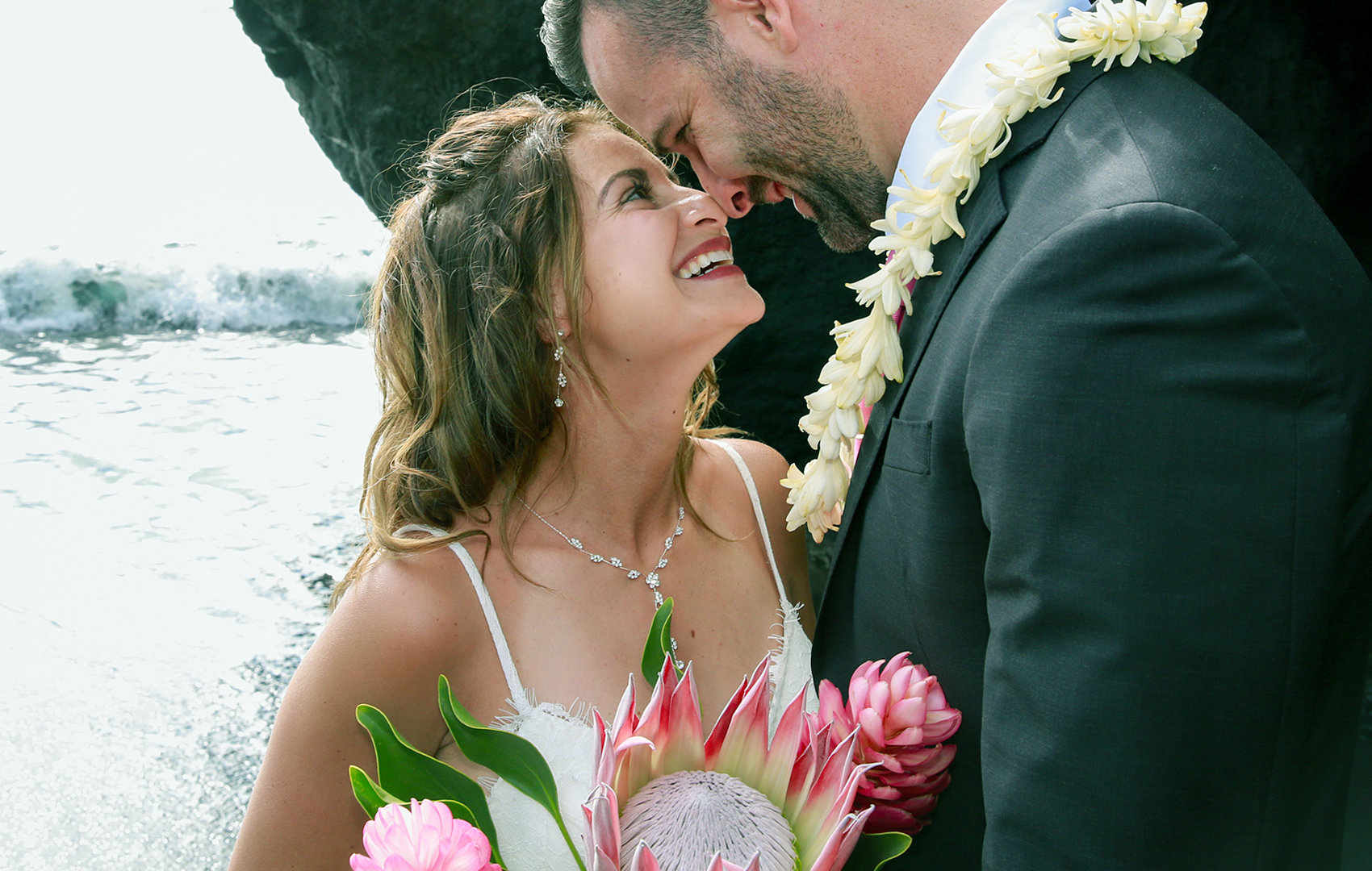 Wedding photographers in Oahu