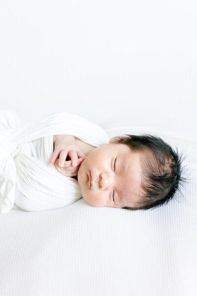 dallas-in-home-newborn-photographer-lifestyle-and-posed-17
