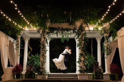 MD-wedding-florist-Ceresville-Mansion-winter-wedding-greenery-tent-decor (1)