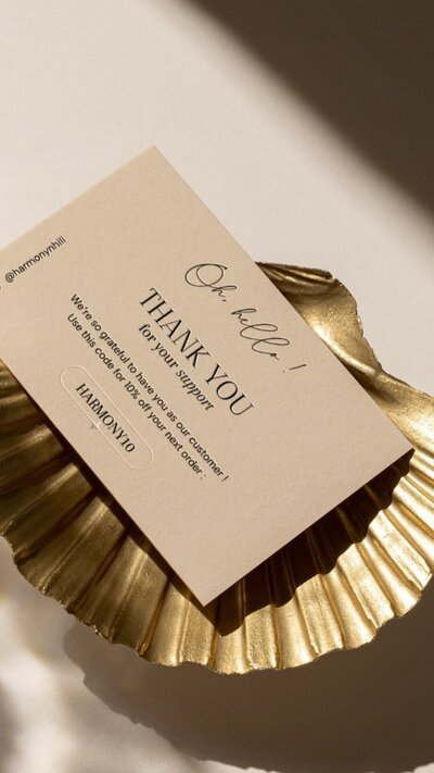 minimalist business card for a luxury hair stylist