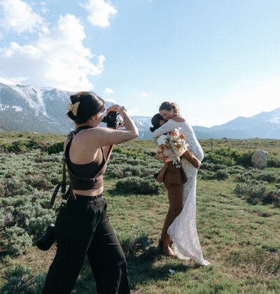 Adventurous Elopement Photographer, Vivian Fox Photography. Intimate Wedding in Mammoth Lakes, CA photographed by Vivian Fox Photography