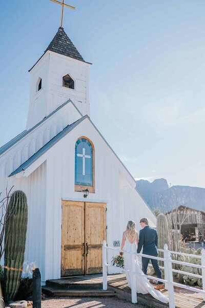 Sacramento Wedding Photographer captures couple walking into chapel