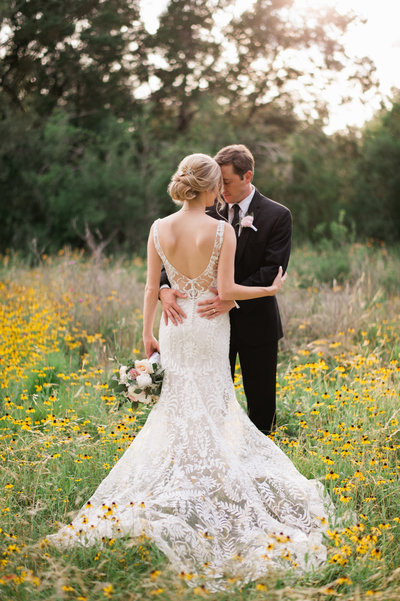 Shannon & JD - Wedding Sneak Peeks - Wildflower Center - April Mae Creative - Austin Wedding Photographer-8