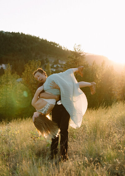 engagement session at dilworth mountain park in kelowna