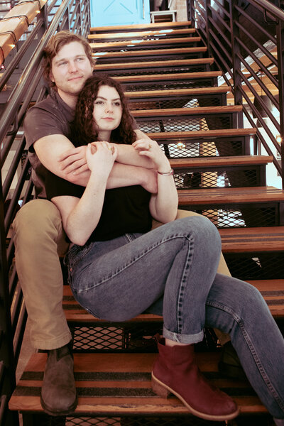 couple_sitting_stairs_