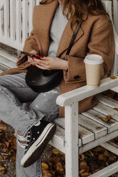 kaboompics_city-chic-in-autumn-casual-fall-outfit-fashion-trends-33482