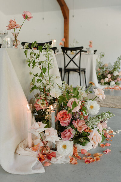 Romantic modern wedding flowers that are lush and floral abundant.  Wedding florist Bloom & Bush offers a personal wedding experience for couples marrying on the Sunshine Coast.