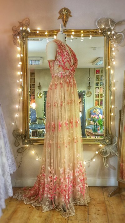 Fragonard_coral_nude+embroidered_tulle_wedding_dress_JoanneFlemingDesign (6)