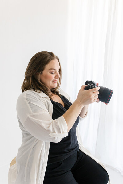 Mindy Larson, owner and photographer of Mindy Larson Photography