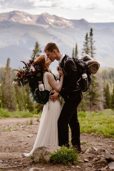Colorado hiking elopement