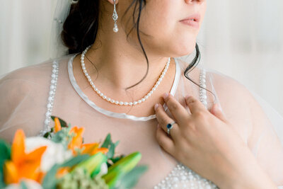 bridal closeup with pearls