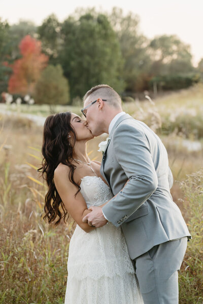 married couple first kiss