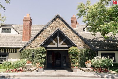 Entrance to the Summit House Restaurant in Fullerton