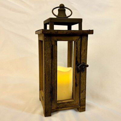 decor table candles at barnwood events in madison, winconsin.