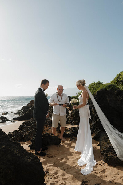 Cassie Beth Photography is a Hawai'i and destination wedding photographer. Cassie Beth Photography focuses on genuine moments, making her clients feel relaxed, and capturing the intimate moments.