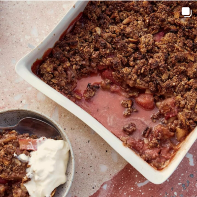 Apple and rhubarb crumble
