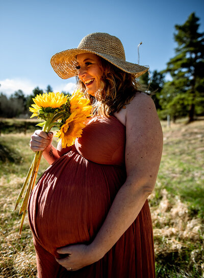 photo of Kylie Bree Photography pregnant with twins