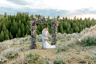 Idaho Wedding Couple by Canyon