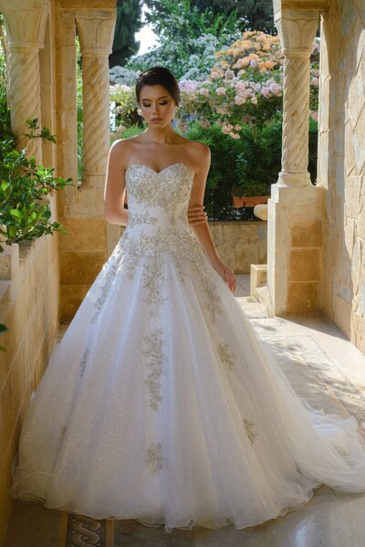 bridal model posing in wedding dress