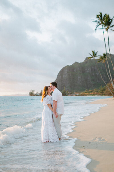 kaaawa-sunrise-beach-engagement-oahu-hawaii-sarah-doucet-photography