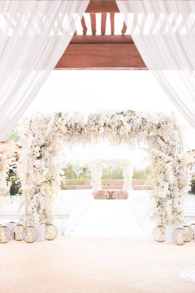 White Four Seasons Scottsdale, Arizona Wedding Ceremony Altar | Amy & Jordan Photography