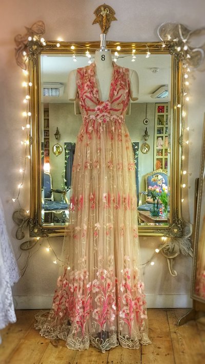 Fragonard_coral_nude+embroidered_tulle_wedding_dress_JoanneFlemingDesign (2)