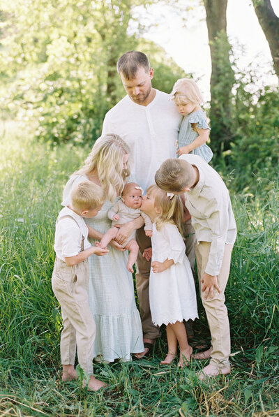 photo of large family in summer, taken by Madison WI photographer Talia Laird Photography