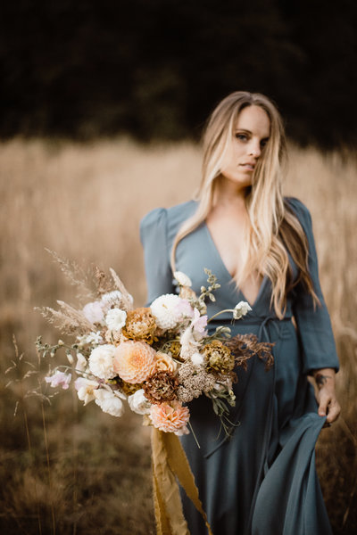 GOLDEN HOUR IN THE FIELDS STYLED SHOOT
