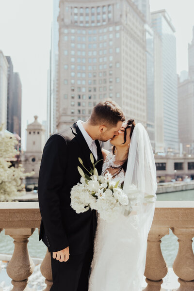 Chicago Wedding Photos in the City