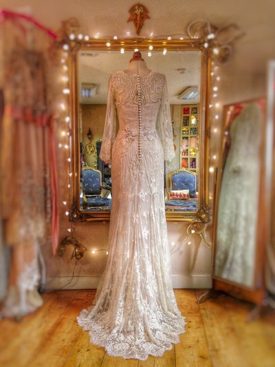Ariene_silver_ivory_lace_long_sleeved_wedding_dress_JoanneFlemingDesign