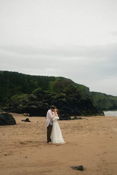 Portrait of the passionate photography duo, Paula and Pete, co-founders of The Swiechs, capturing timeless moments with love and artistry