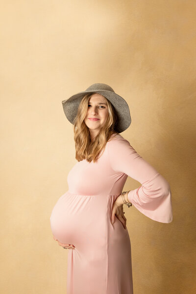 maternity photography Mequon WI, pregnancy photoshoot near me