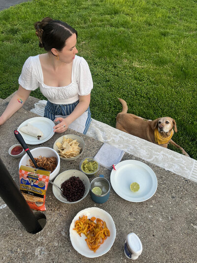 outdoor-picinic-backyard-food-pupper-doggo-rachael-marie-photography