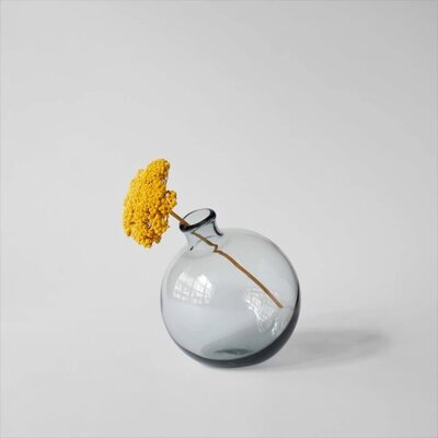 Bloomist_Smoke_Recycled_Glass_Bud_Vase_with_Yarrow_700x