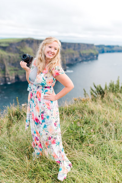 Wedding photographer at the Cliffs of Mohr