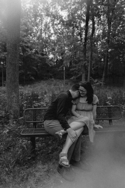 couples-spring-outdoors-anniversary-married-love-rachael-marie-18