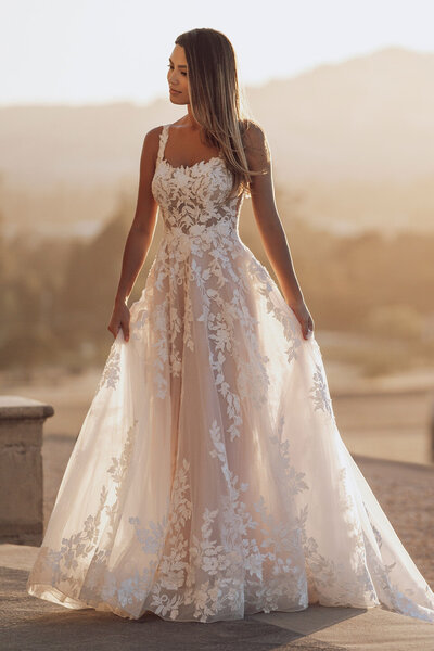 Allure Bridal wedding gownstyle A1108