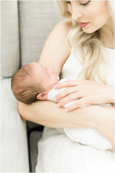 Raleigh-North-Carolina-Twin-Newborn-Session-photographed-by-Alli-Snyder-and-featured-on-The-Fount-Collective_0004