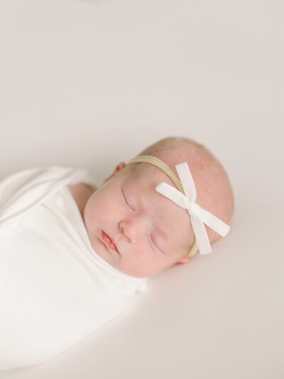 simple newborn photo northern virginia photography studio