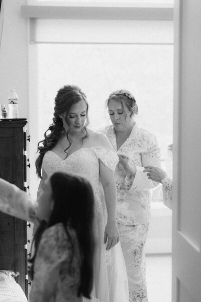 Kelly&SeanWedSneakPeek06