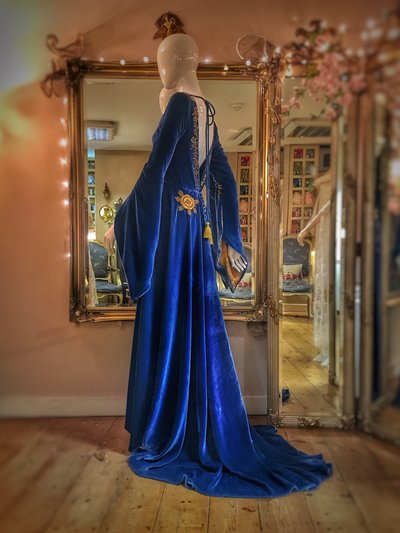 Rossetti-blue-velvet-dress-JoanneFlemingDesign