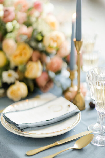 wedding table scape at Ohio wedding by The Cannons photography