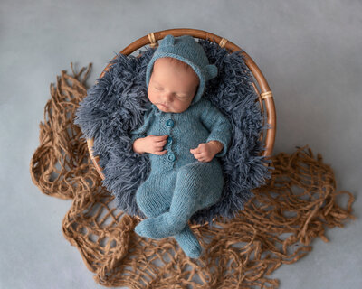 Newborn Baby in Boho Set-up by Laura King