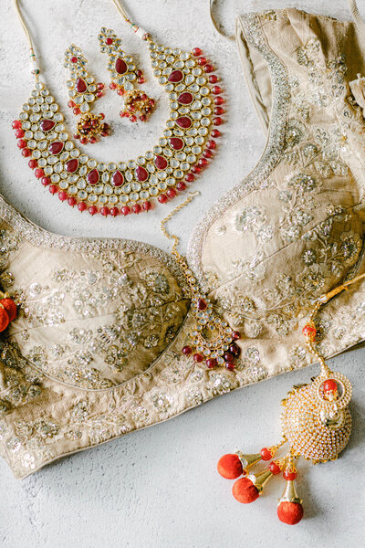 Details of Sikh bride's Sabayasachi dress and jewelry