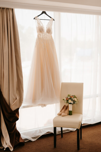 perfect-wedding-dress-on-the-wedding-day-2021-08-30-09-29-04-utc
