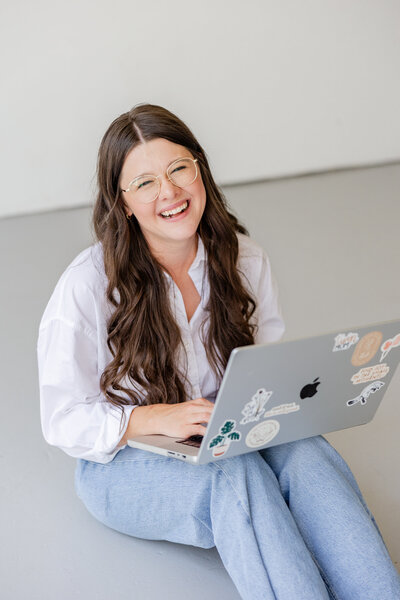 Stephanie-Kase-Business-Educator-Whitewall-Studio-Photos-in-Greenville-South-Carolina-121